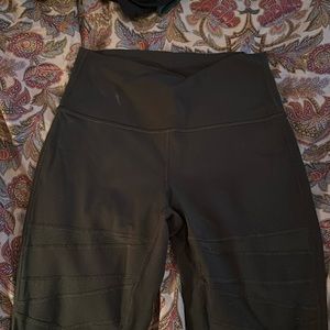 Size 8 lululemon aligns